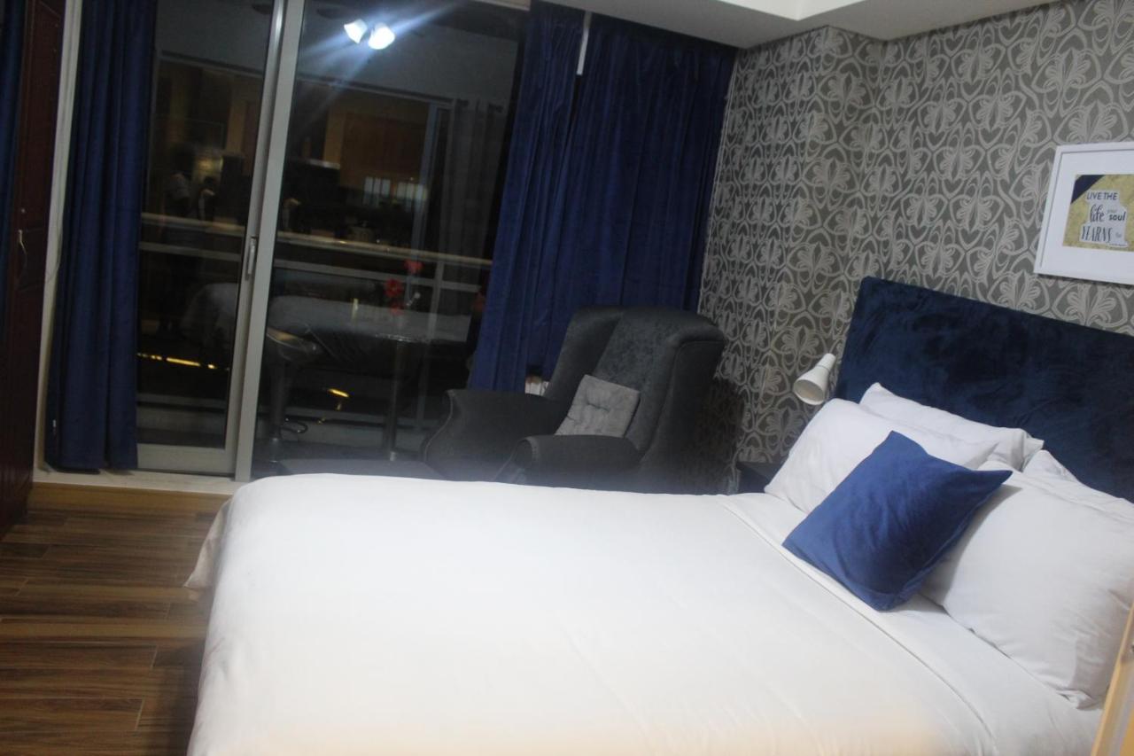 Azure Urban Resort A4 Near Airport Mall With Wavepool Paranaque City 외부 사진