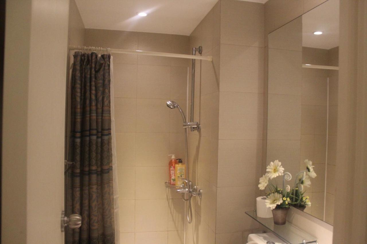 Azure Urban Resort A4 Near Airport Mall With Wavepool Paranaque City 외부 사진