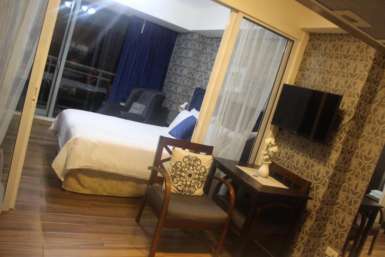 Azure Urban Resort A4 Near Airport Mall With Wavepool Paranaque City 외부 사진