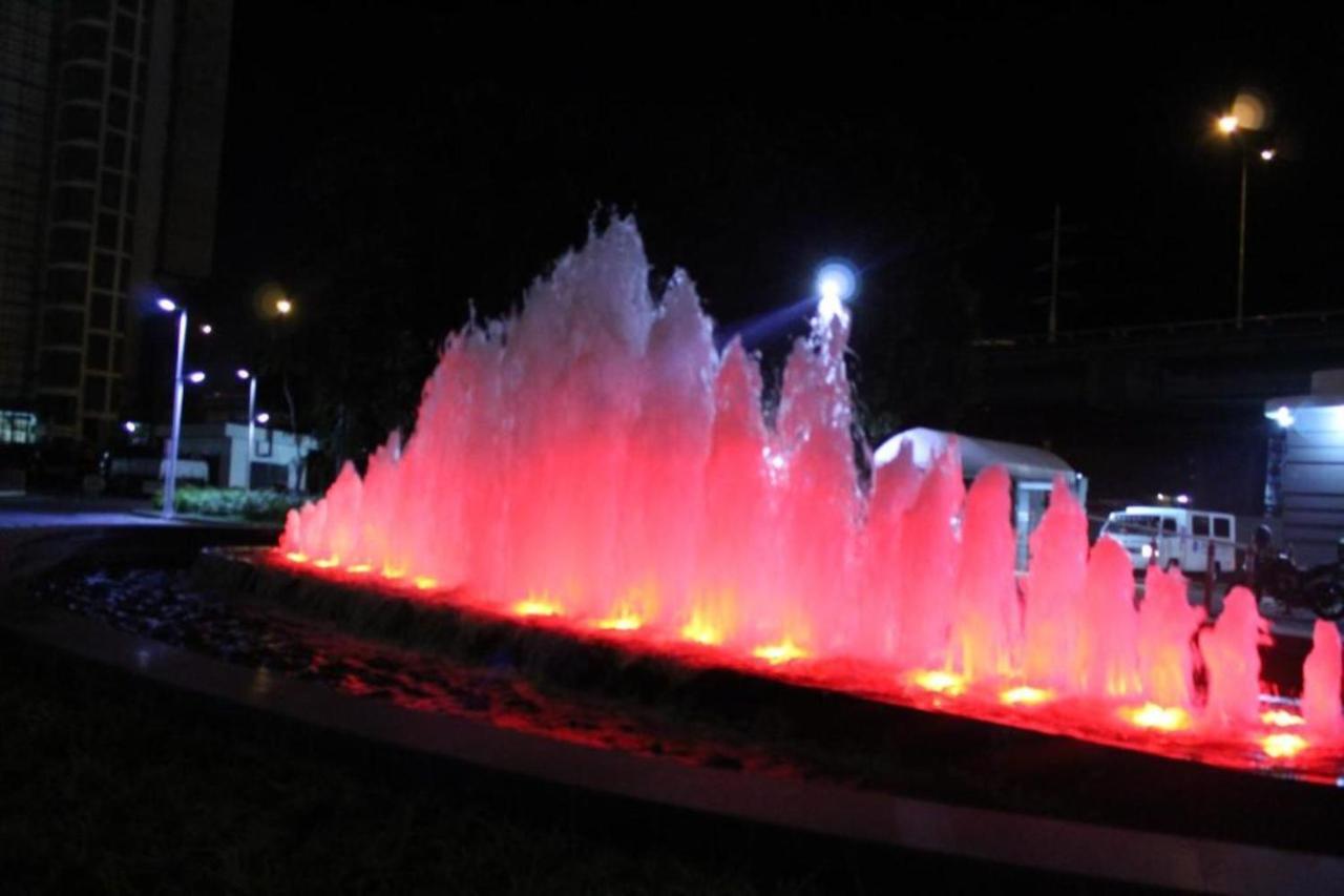 Azure Urban Resort A4 Near Airport Mall With Wavepool Paranaque City 외부 사진
