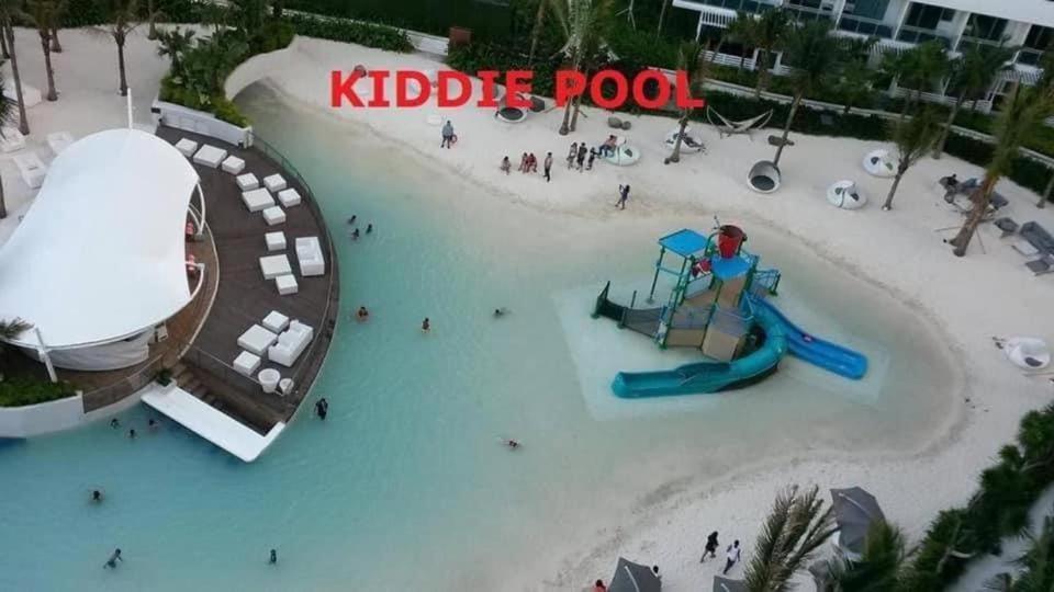 Azure Urban Resort A4 Near Airport Mall With Wavepool Paranaque City 외부 사진