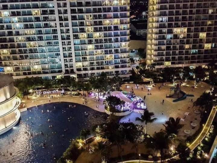 Azure Urban Resort A4 Near Airport Mall With Wavepool Paranaque City 외부 사진